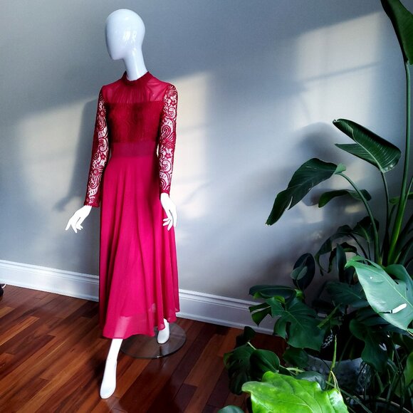 Red Dress - Picture 3 of 5